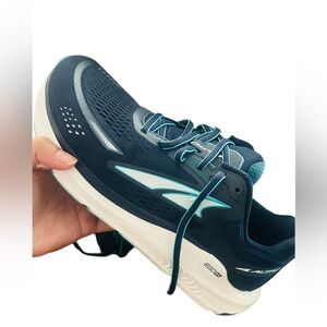 ALTRA WOMEN’S PARADIGM 6 (BRAND NEW)